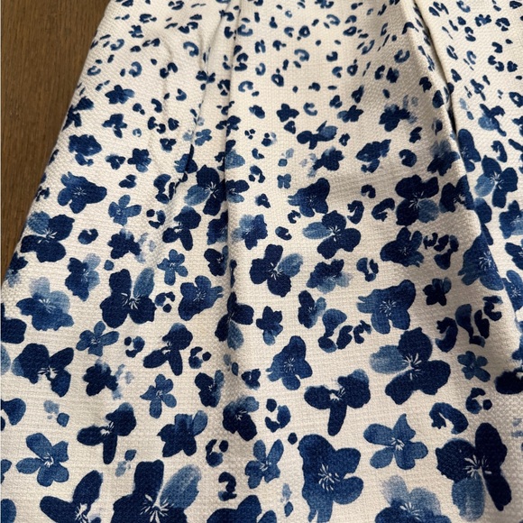 Banana Republic Blue and White Floral Pleated Mini Skirt - Picture 2 of 4
